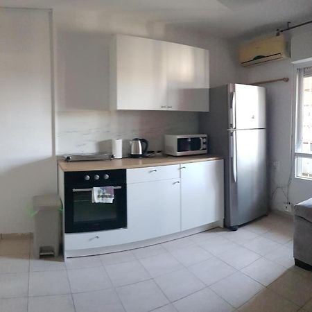 LodCozy Flat With Parking Well-Placed Near Tlv Airportアパートメント エクステリア 写真