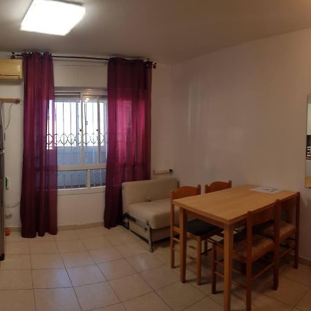 LodCozy Flat With Parking Well-Placed Near Tlv Airportアパートメント エクステリア 写真