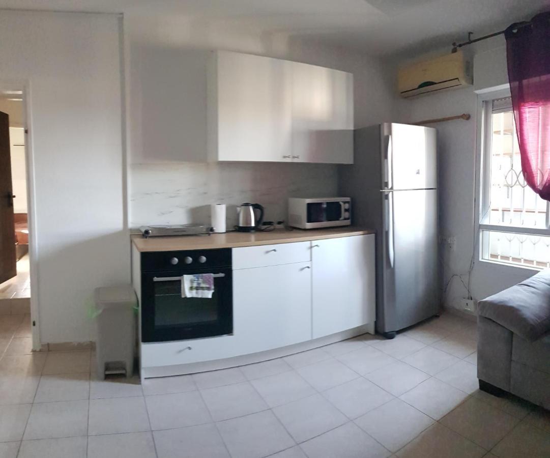 LodCozy Flat With Parking Well-Placed Near Tlv Airportアパートメント エクステリア 写真