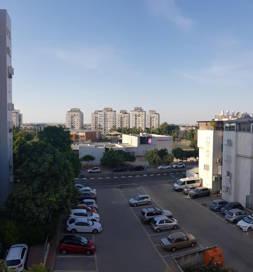 LodCozy Flat With Parking Well-Placed Near Tlv Airportアパートメント エクステリア 写真