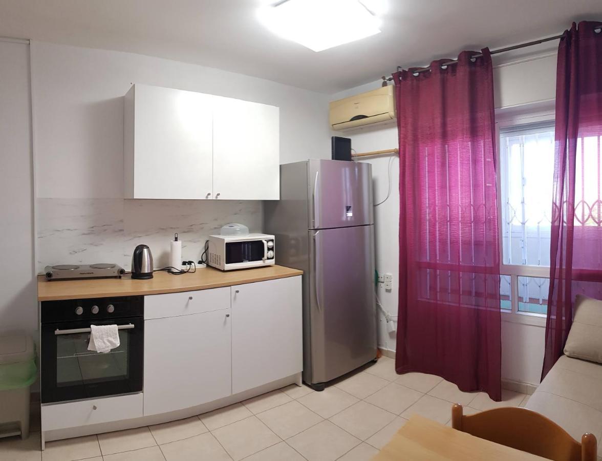 LodCozy Flat With Parking Well-Placed Near Tlv Airportアパートメント エクステリア 写真